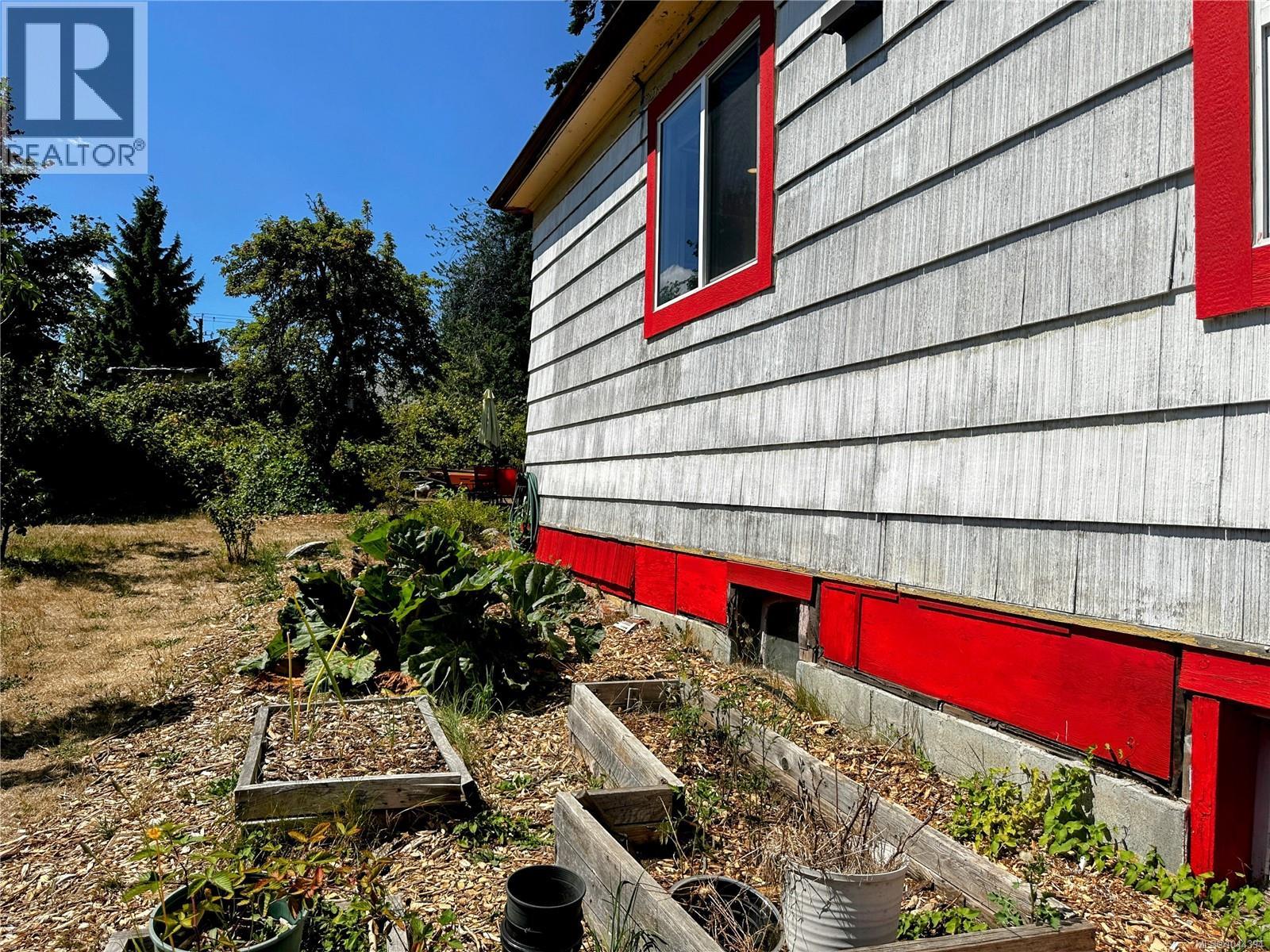 37 Strickland St Property Photo 27