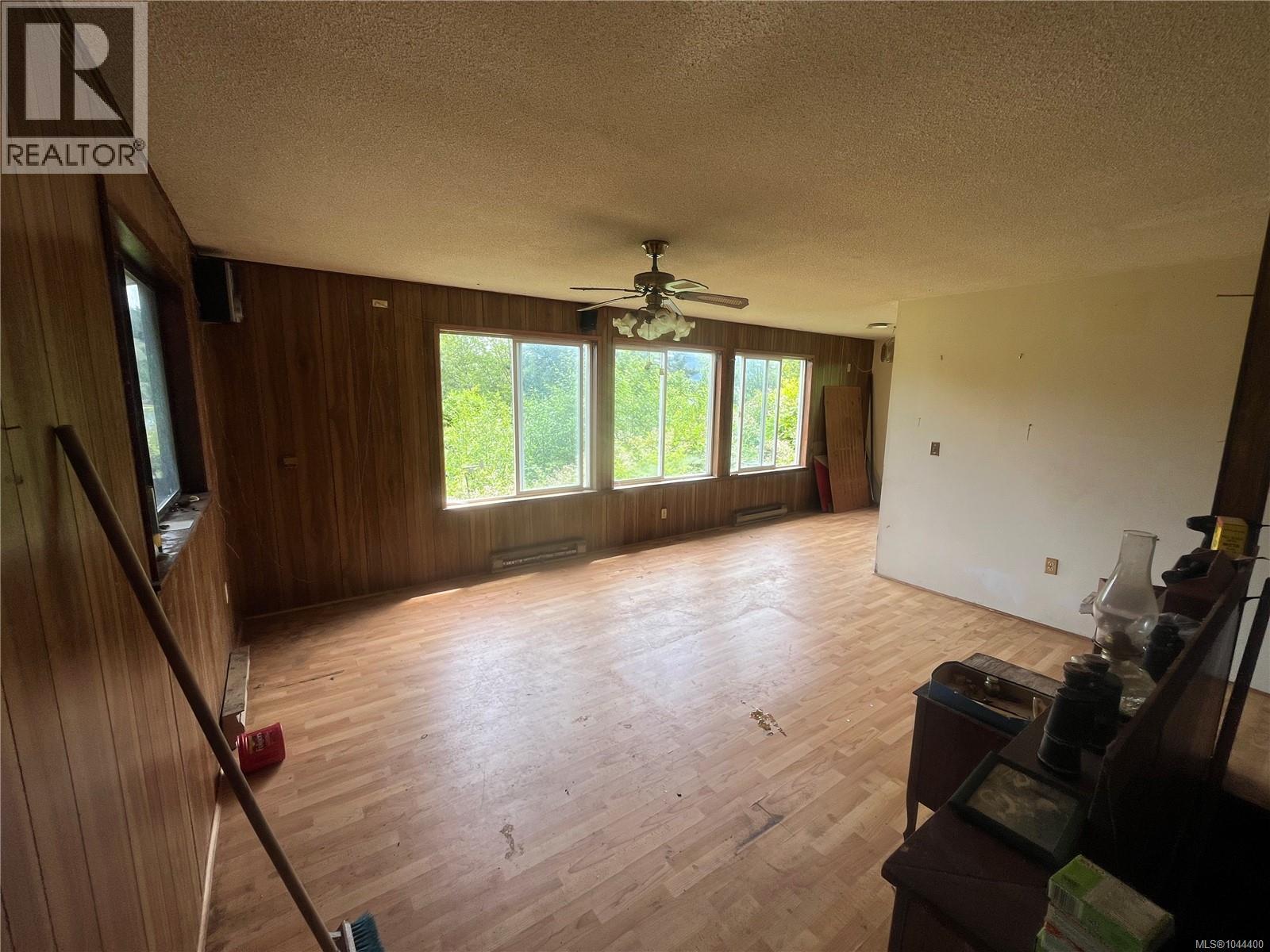 E-575 Quatsino Rd Property Photo 11