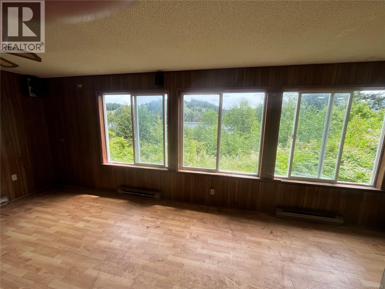 E-575 Quatsino Rd Property Photo 12