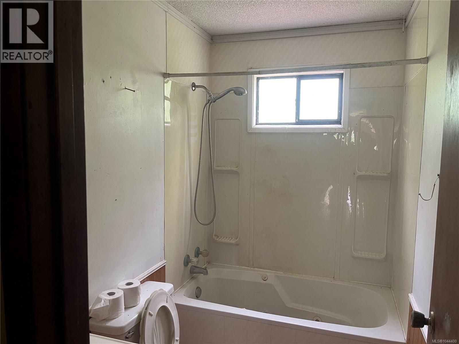 E-575 Quatsino Rd Property Photo 15