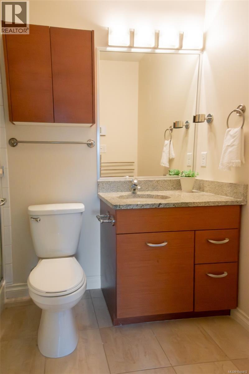202 2380 Brethour Ave Property Photo 30