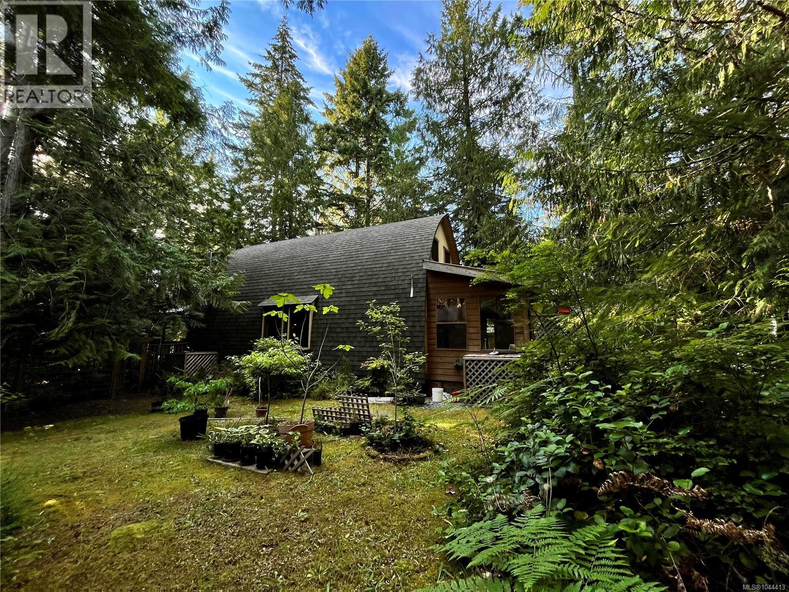 387 Lyngail Pl Property Photo 2