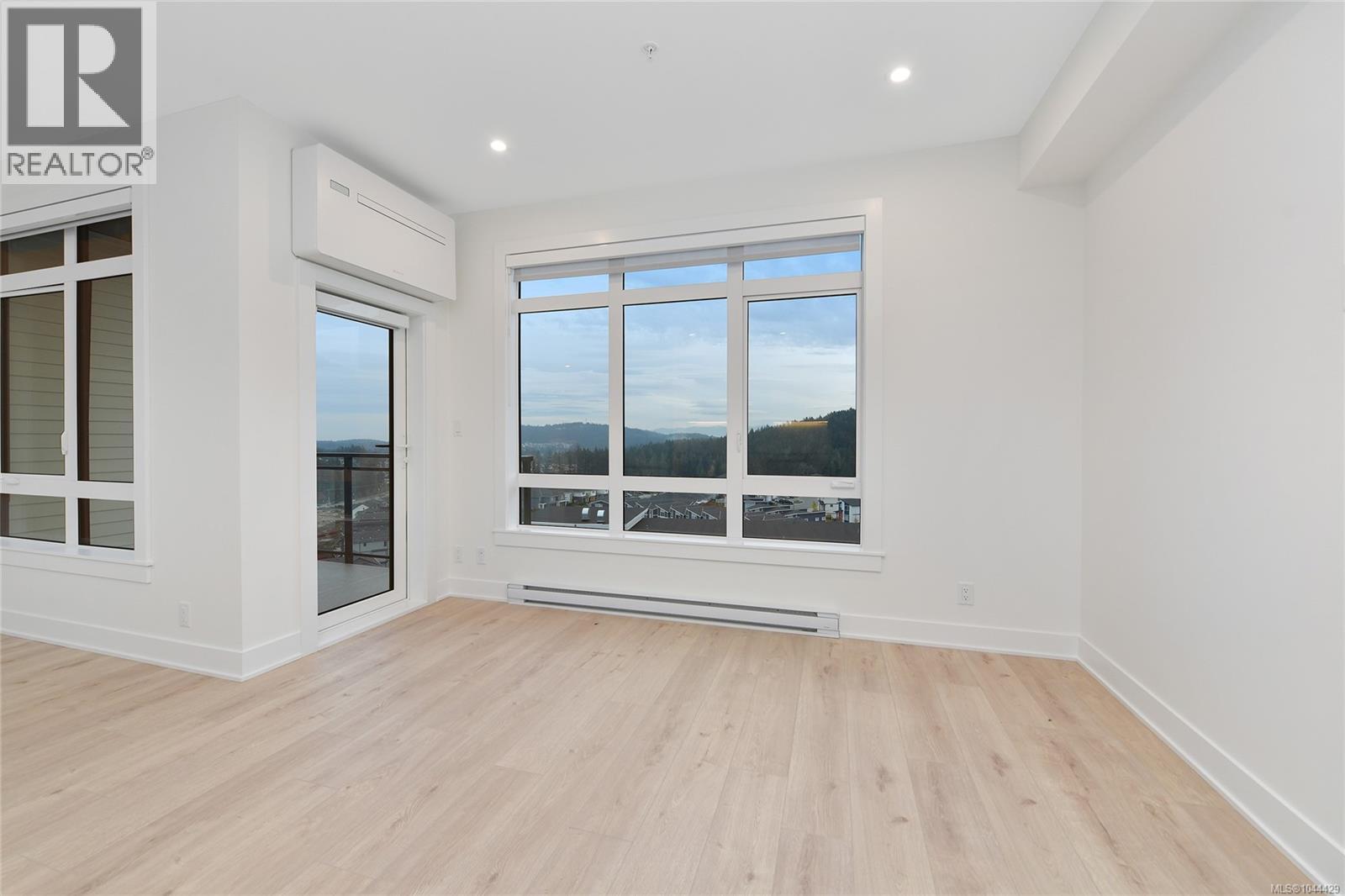 304 1114 Samar Cres Property Photo 11