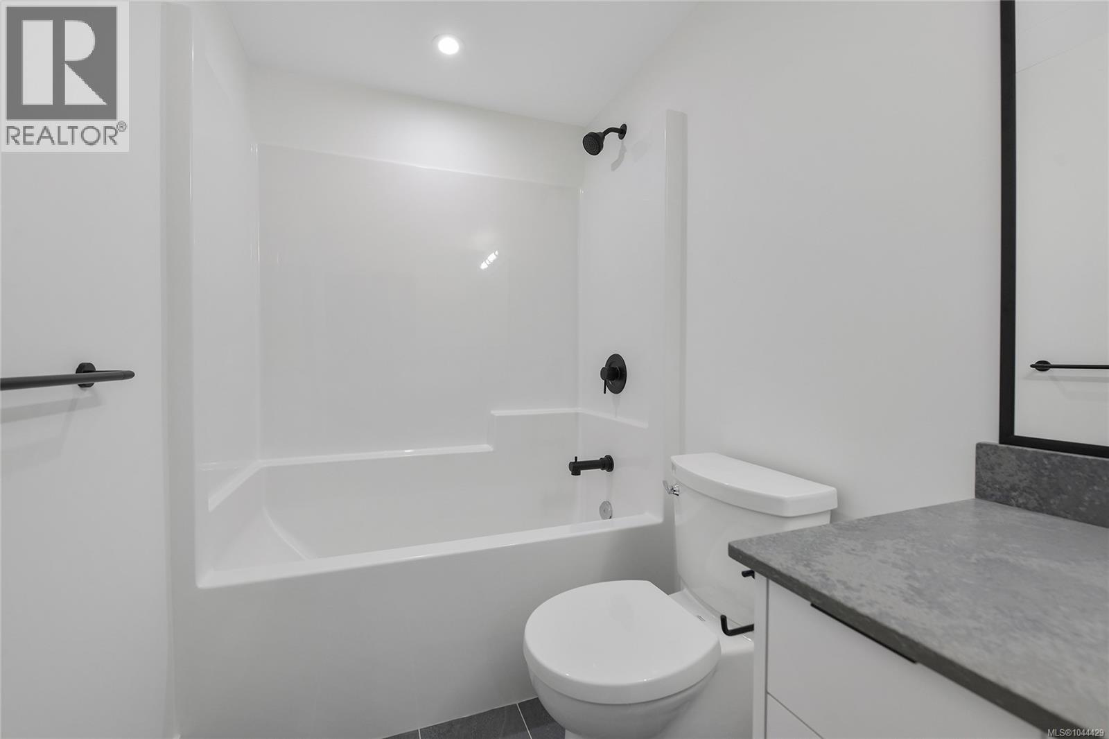 304 1114 Samar Cres Property Photo 15