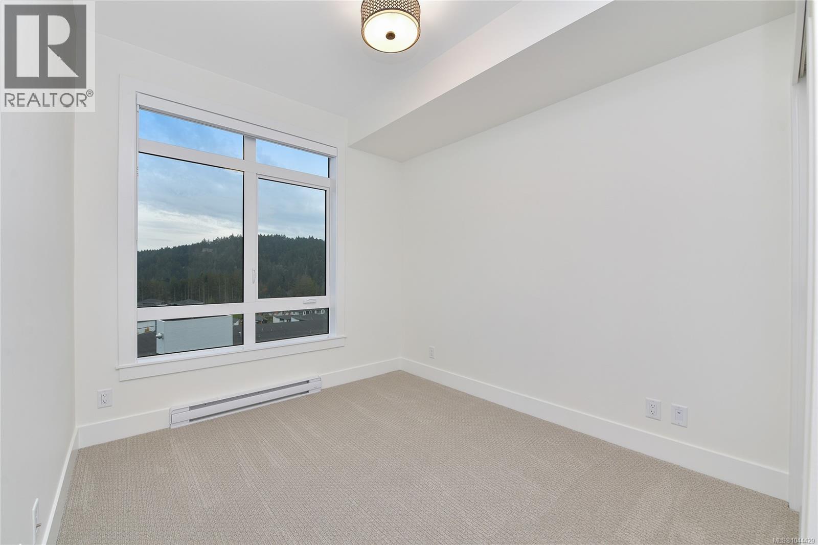 304 1114 Samar Cres Property Photo 16