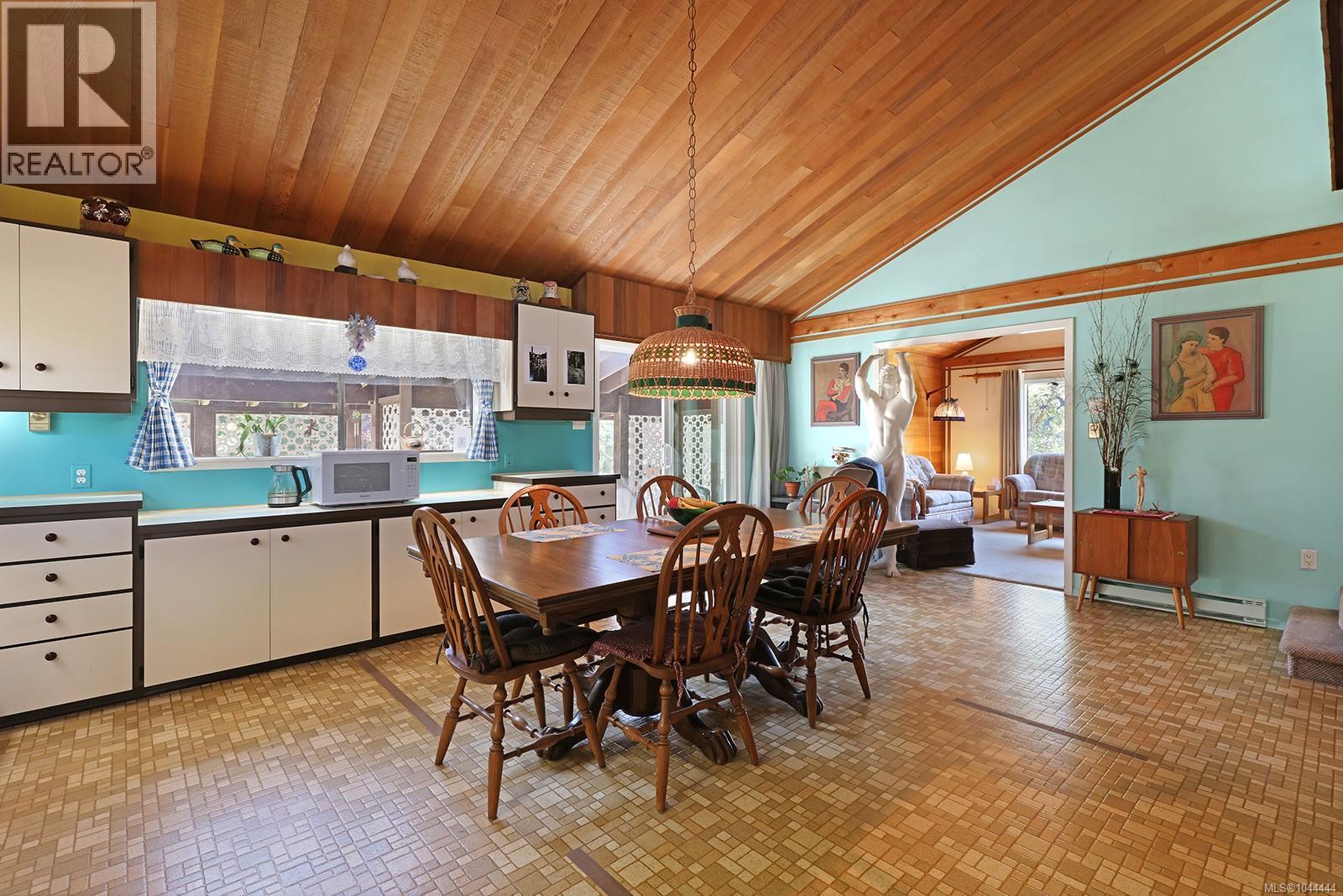 2570 Piercy Rd Property Photo 4