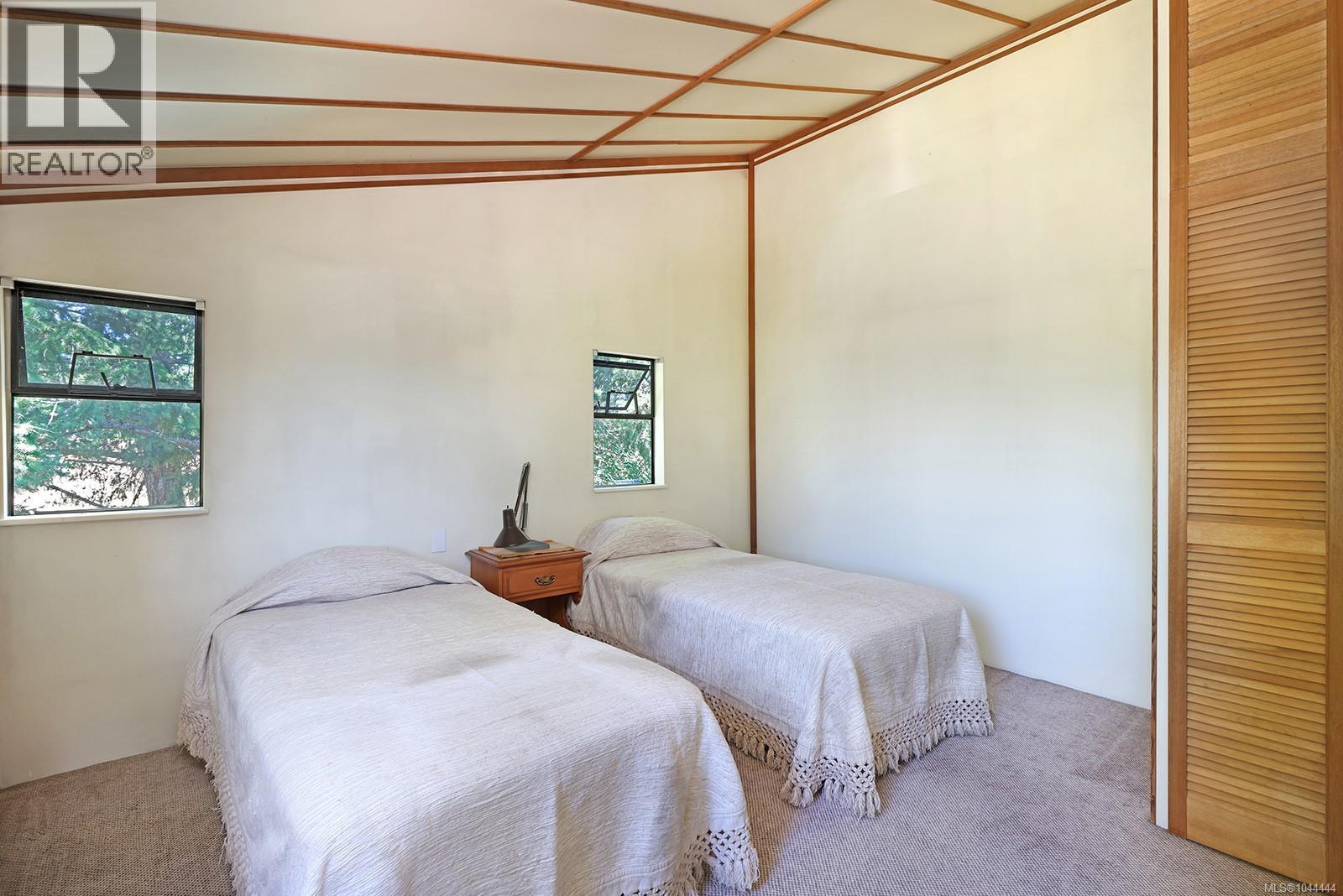 2570 Piercy Rd Property Photo 12