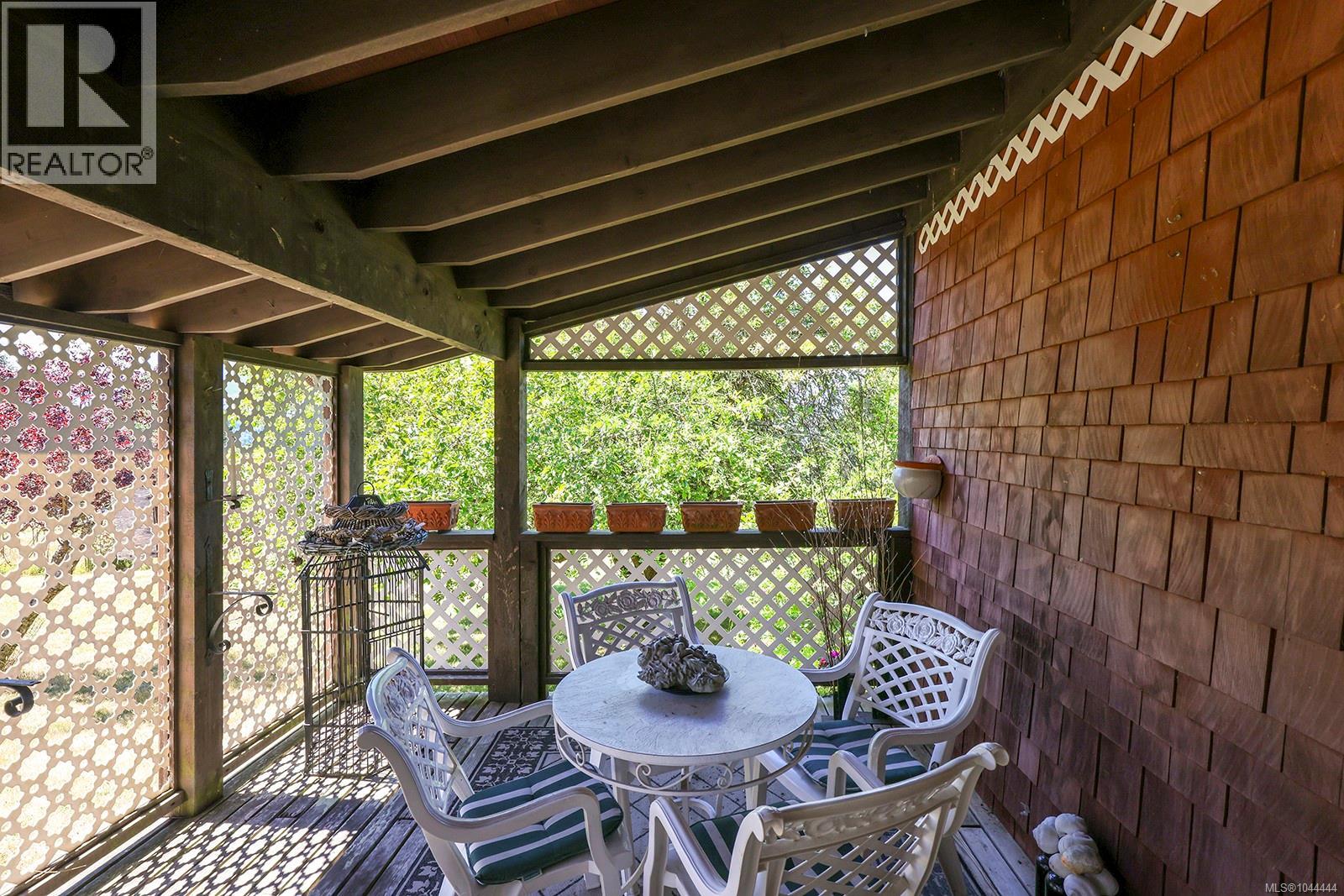 2570 Piercy Rd Property Photo 15