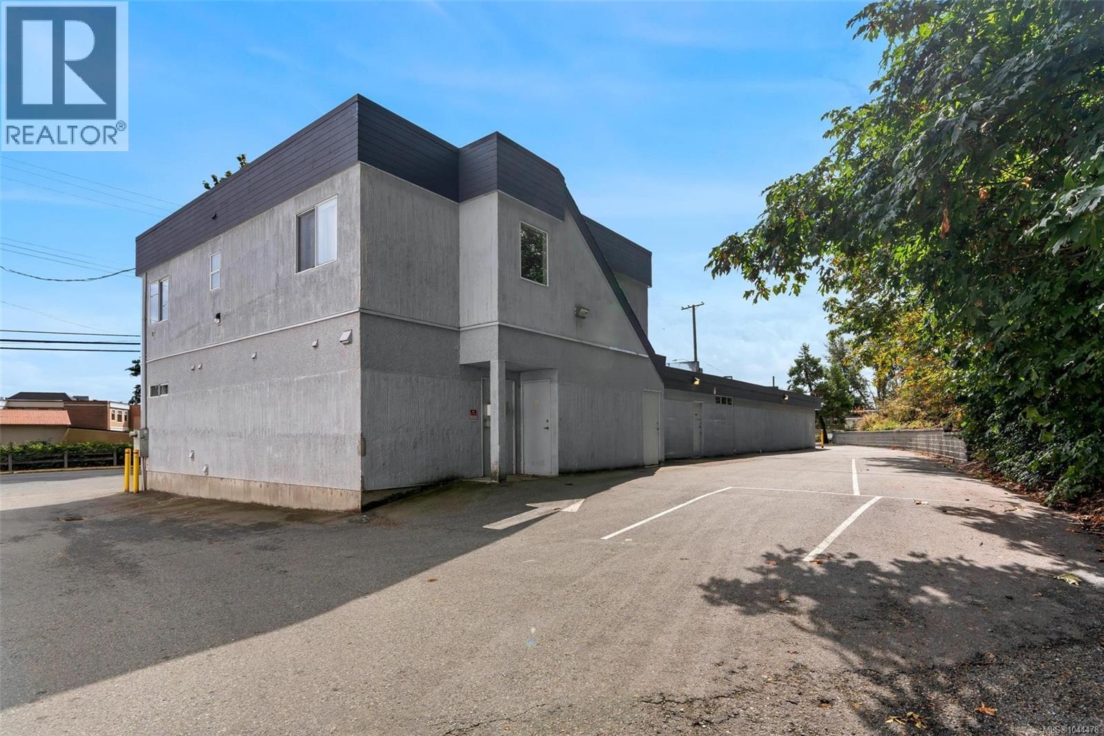 1057+1033 Canada Ave Property Photo 31