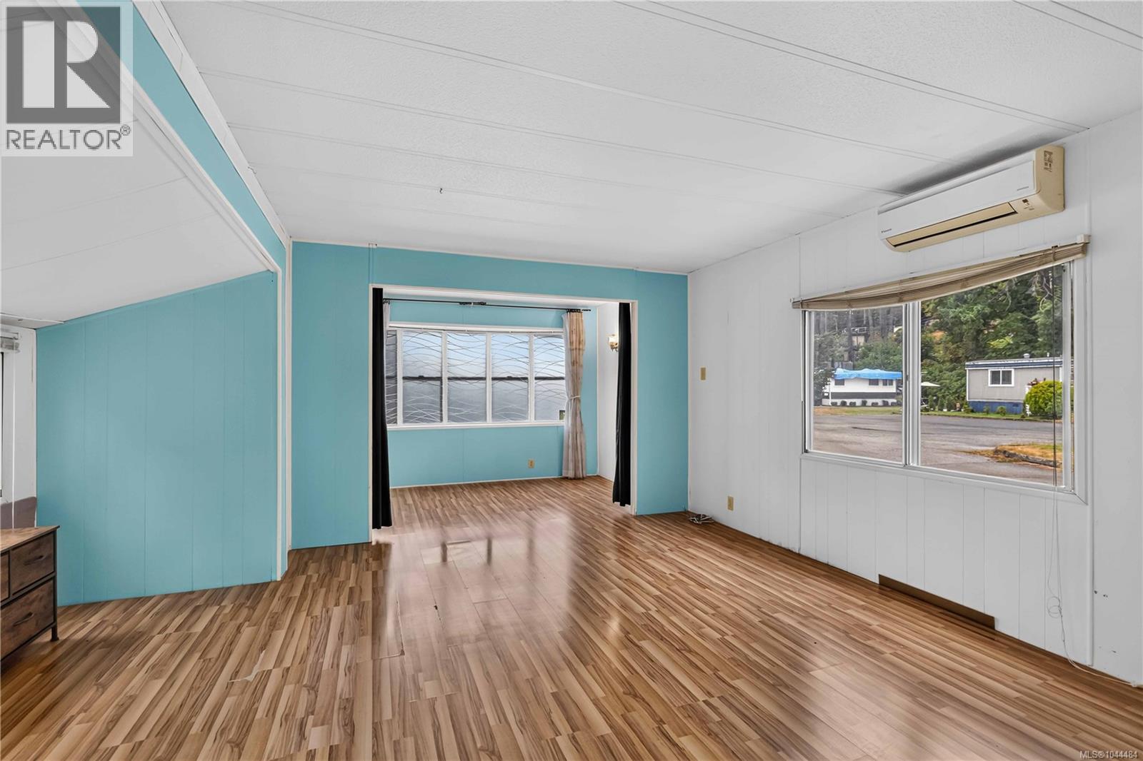 16 2607 Selwyn Rd Property Photo 10