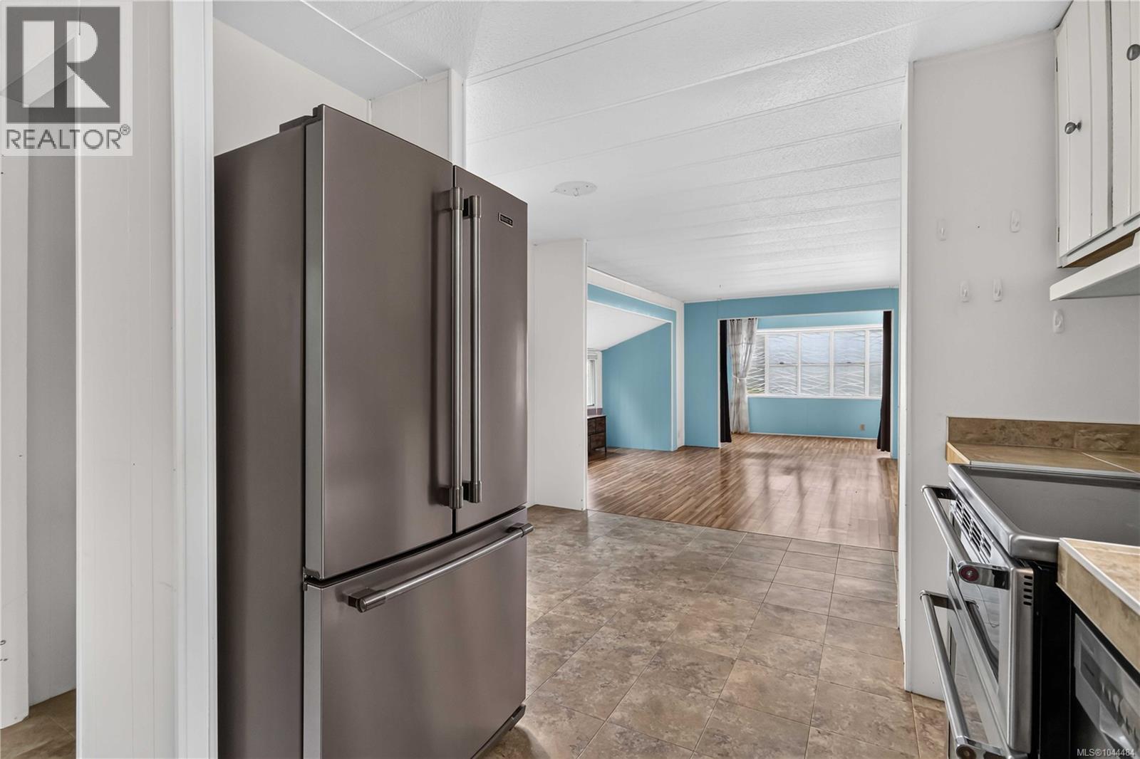 16 2607 Selwyn Rd Property Photo 13