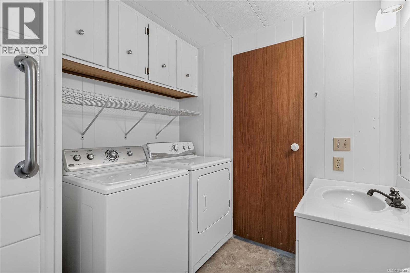 16 2607 Selwyn Rd Property Photo 19