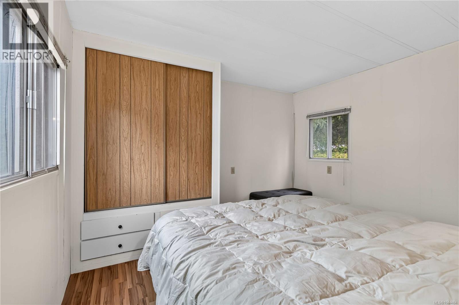 16 2607 Selwyn Rd Property Photo 24