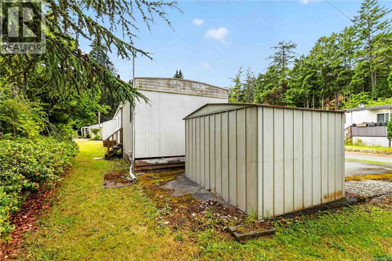 16 2607 Selwyn Rd Property Photo 28