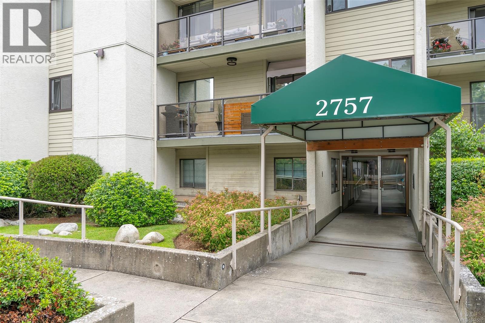 104 2757 Quadra St