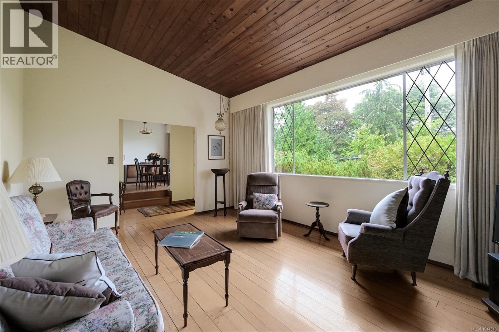 3938 Shorncliffe Rd Property Photo 1