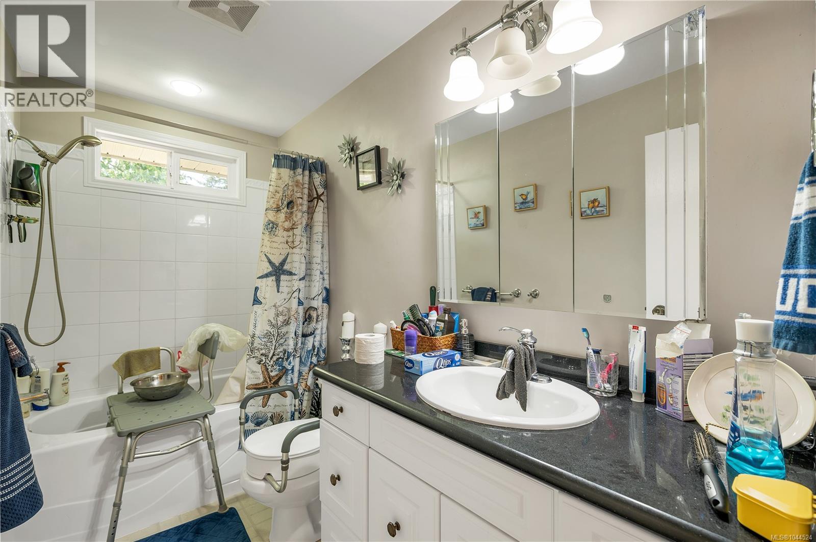 515 Oak Pl Property Photo 13