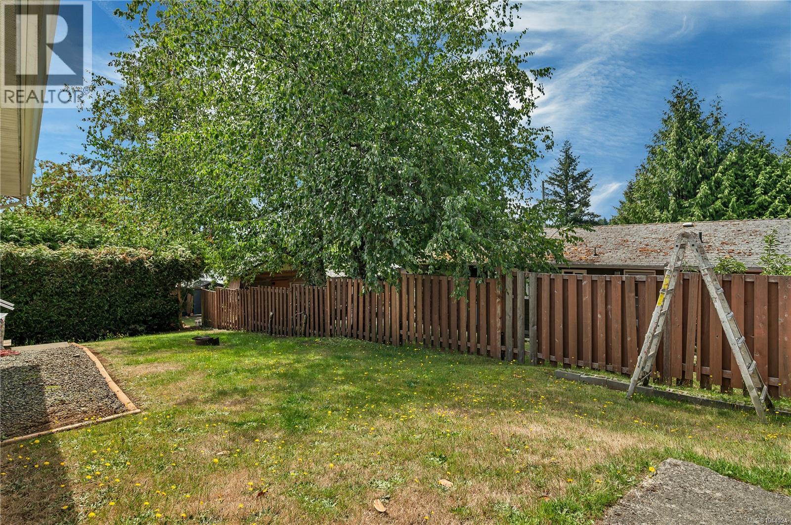 515 Oak Pl Property Photo 17