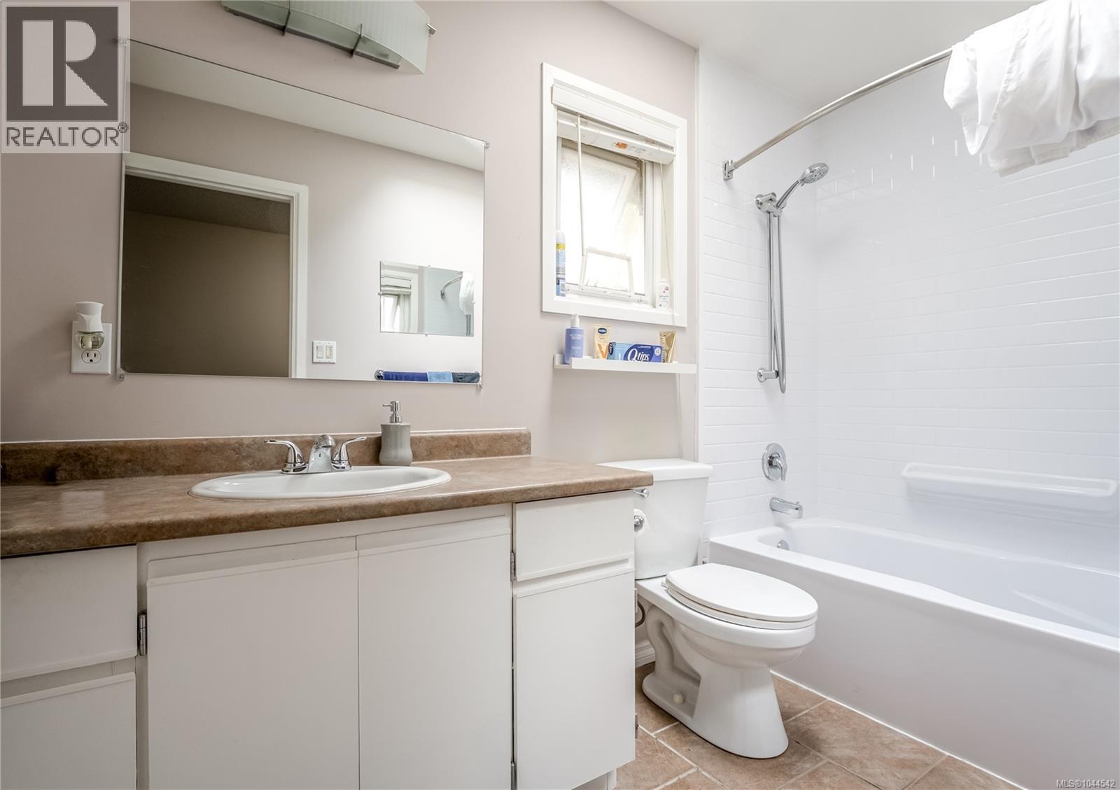 14 1184 Clarke Rd Property Photo 15