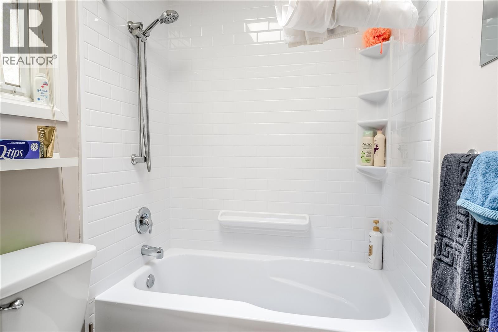 14 1184 Clarke Rd Property Photo 16