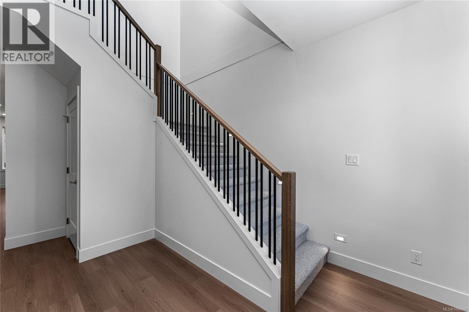 3847 Olympian Way Property Photo 16