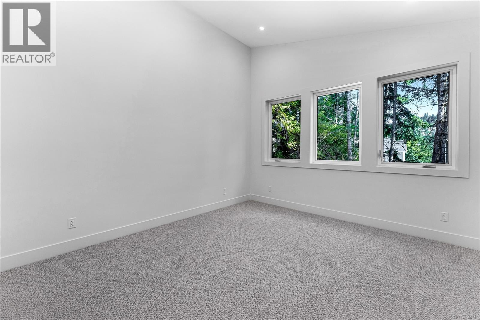 3847 Olympian Way Property Photo 19
