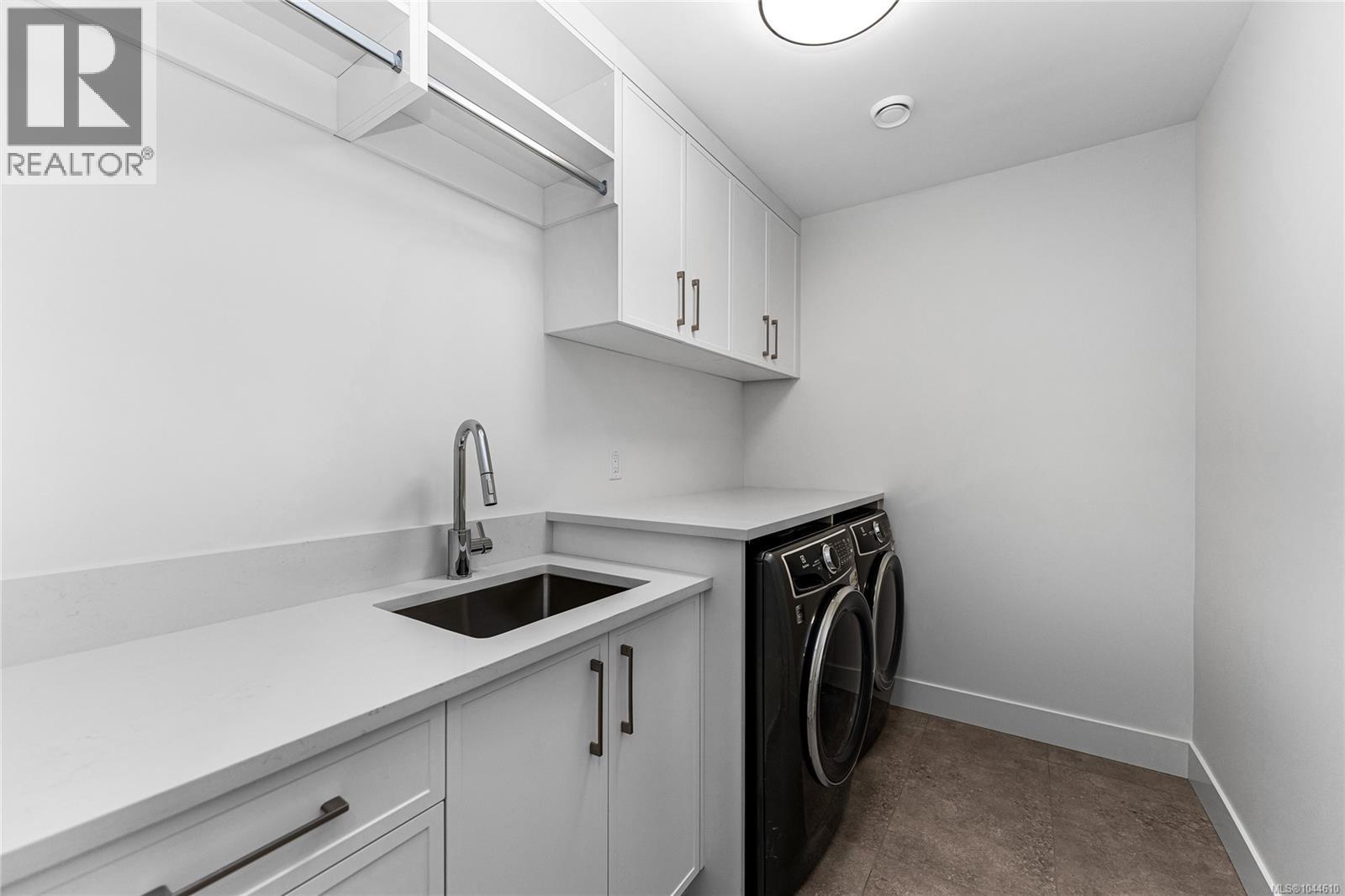 3847 Olympian Way Property Photo 31