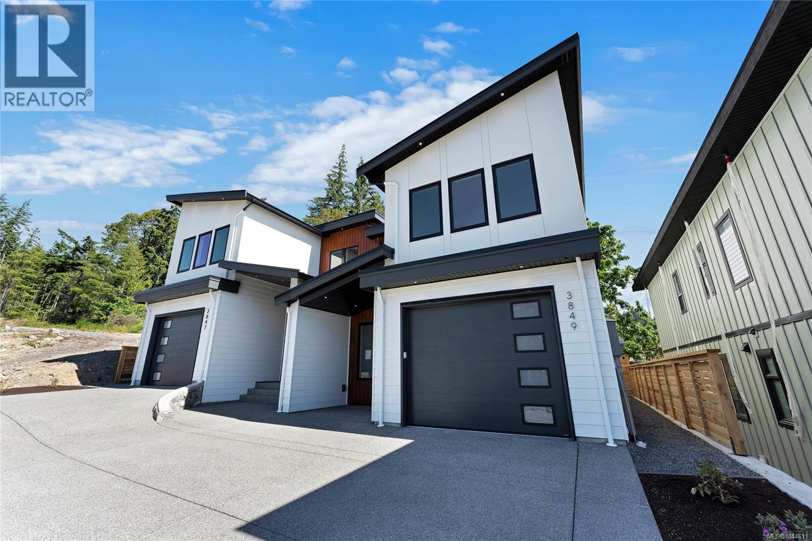 3849 Olympian Way Property Photo 2