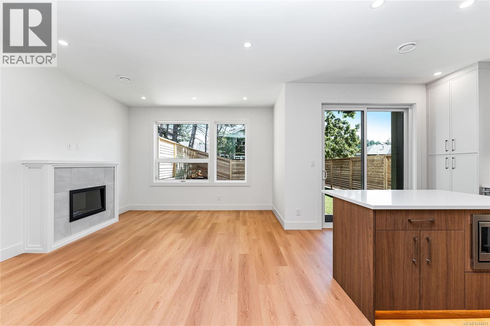 3849 Olympian Way Property Photo 10