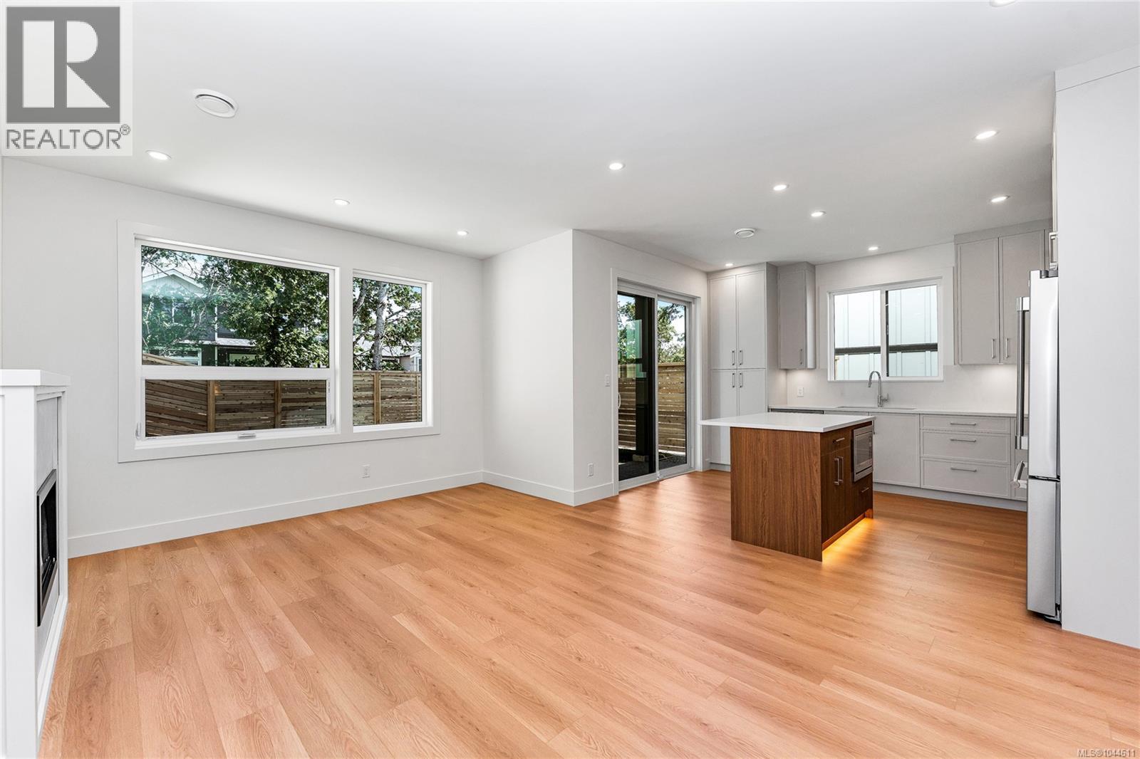 3849 Olympian Way Property Photo 11