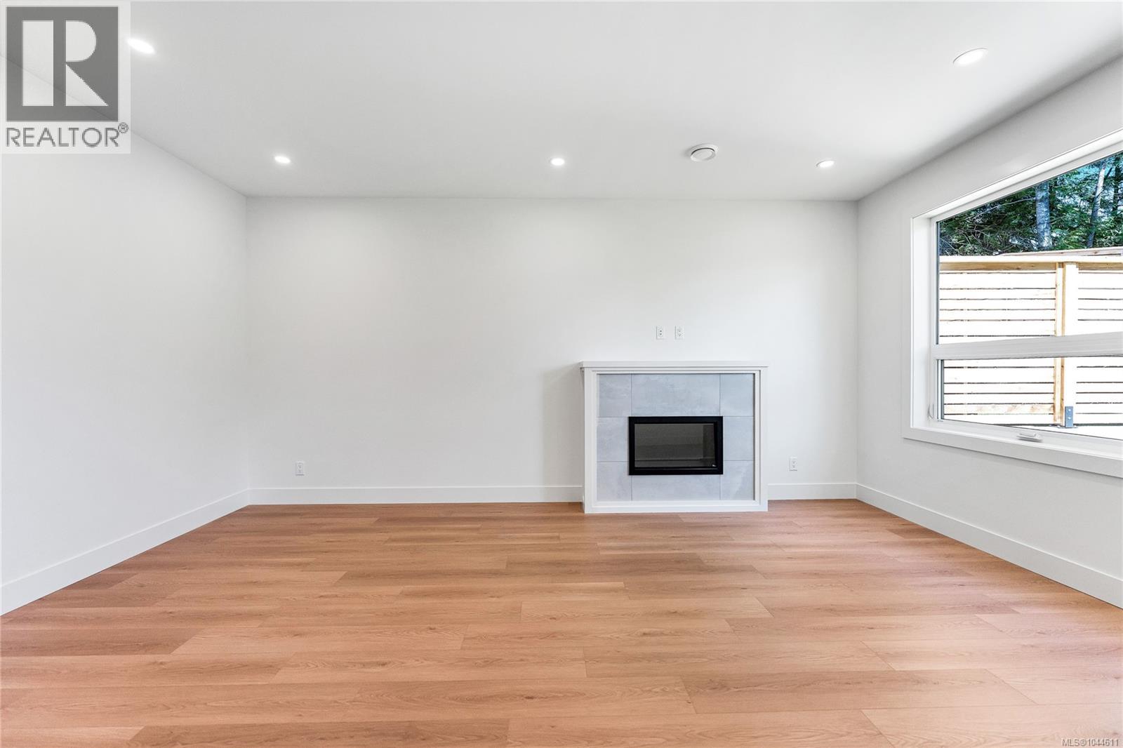 3849 Olympian Way Property Photo 13