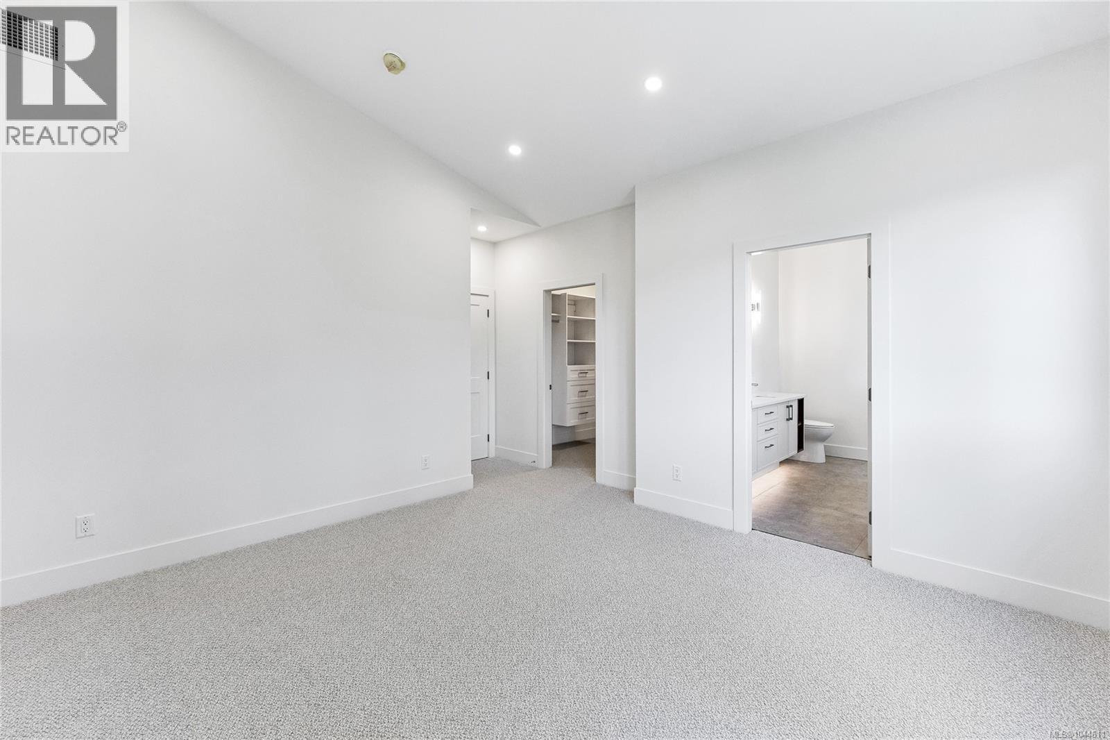 3849 Olympian Way Property Photo 18