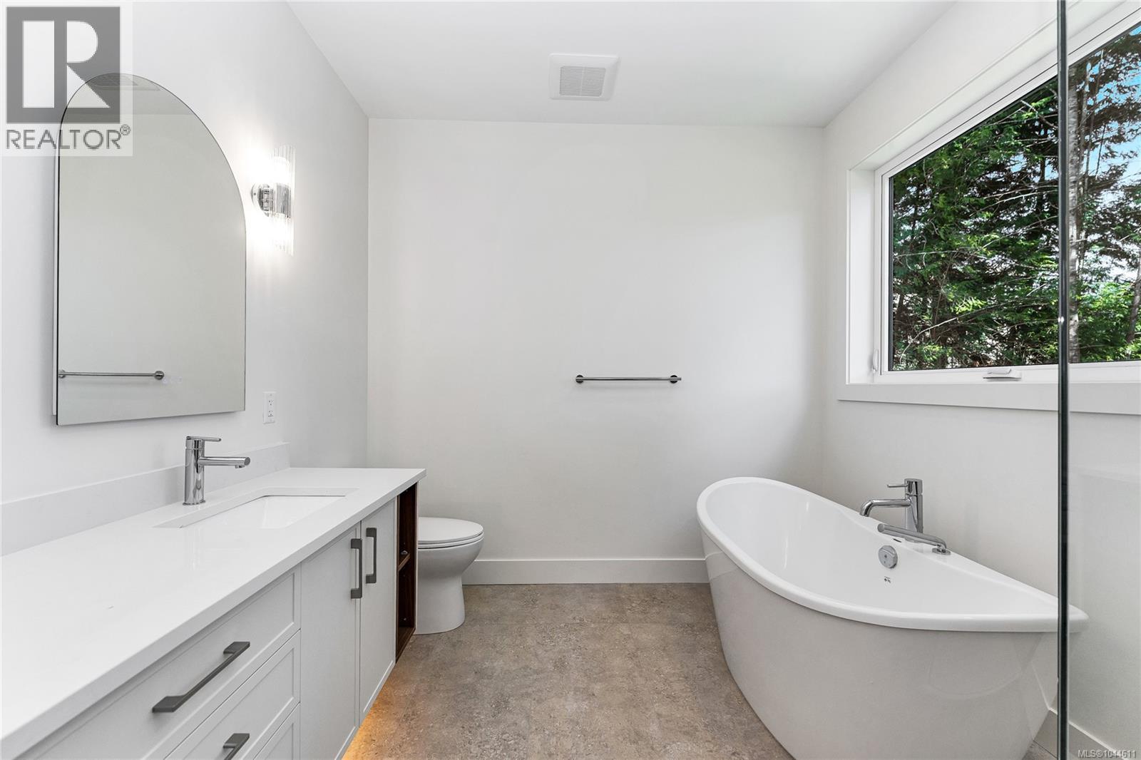 3849 Olympian Way Property Photo 19