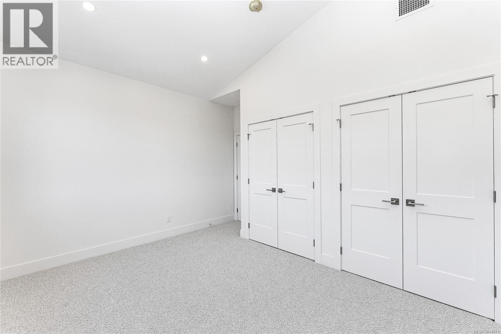 3849 Olympian Way Property Photo 25