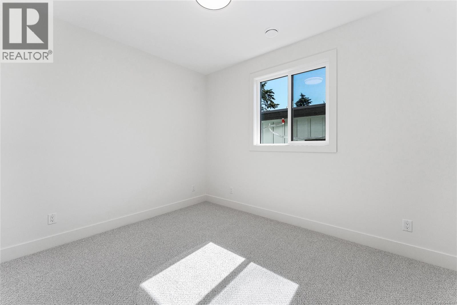 3849 Olympian Way Property Photo 27