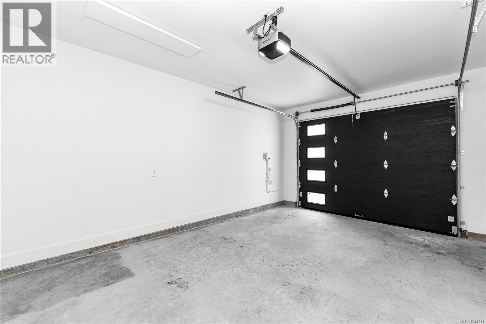 3849 Olympian Way Property Photo 39