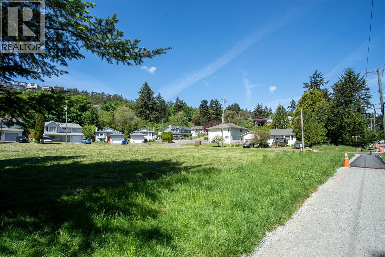 2694 Myra Pl Property Photo 14