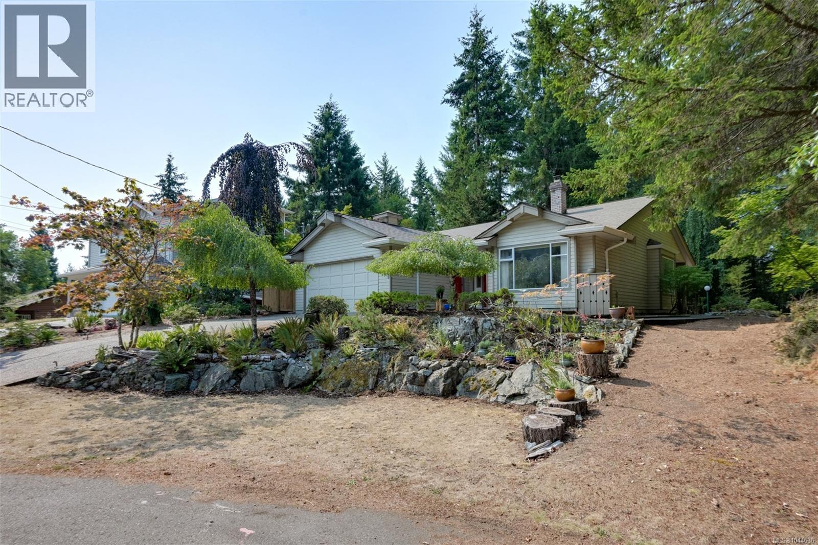 2370 Larsen Rd Property Photo 1