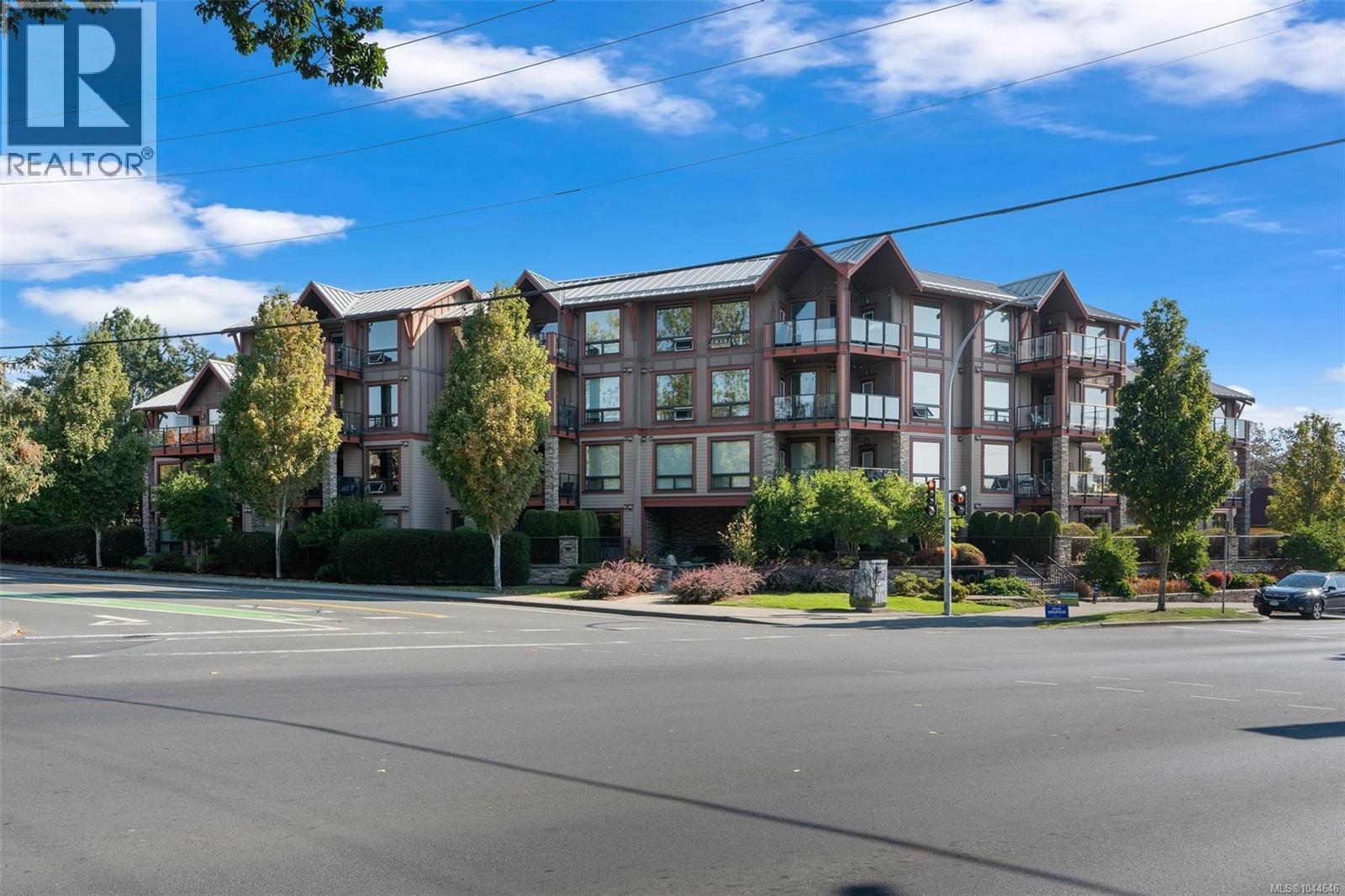 101 4529 West Saanich Rd
