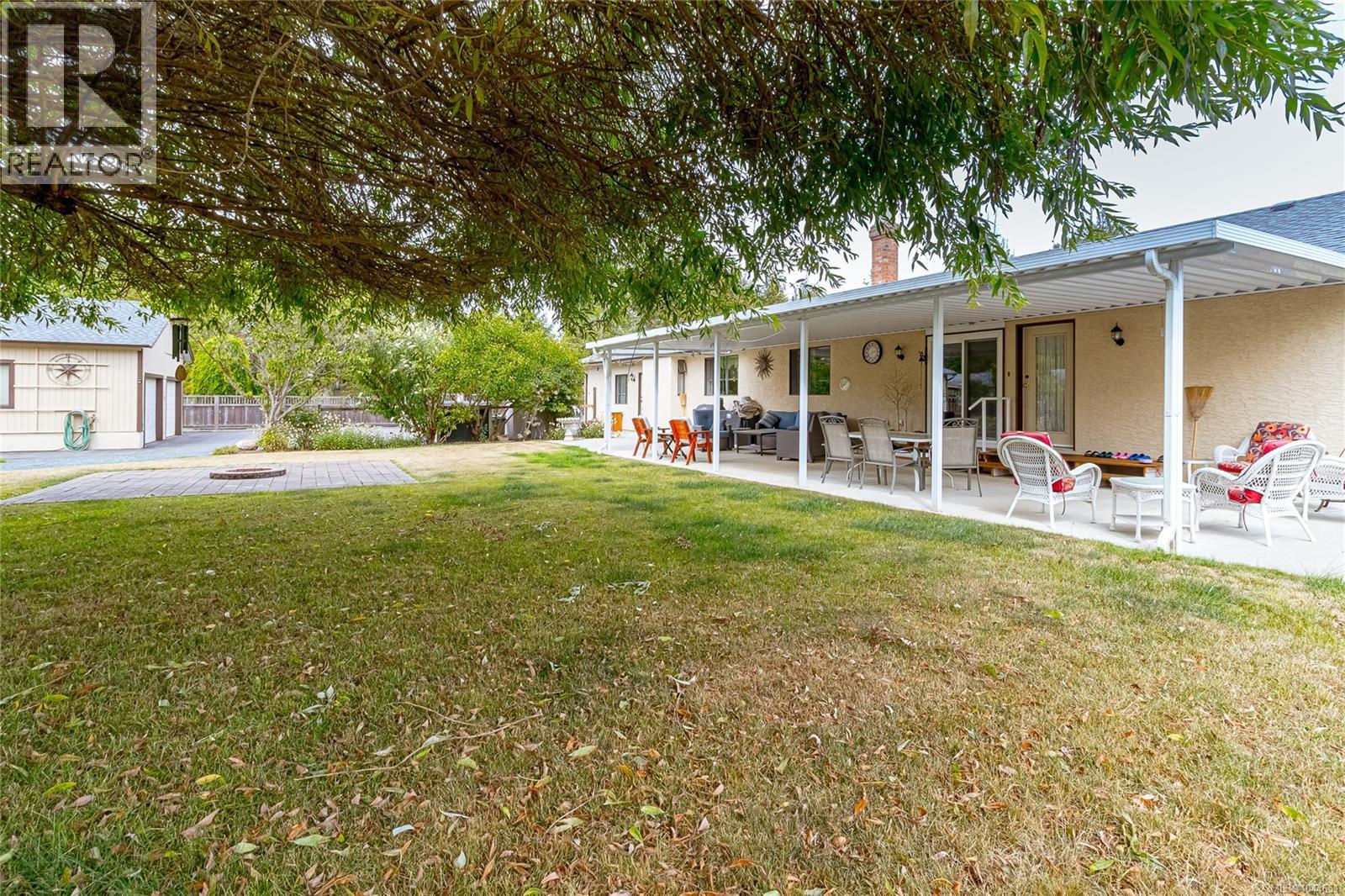851 Breakwater Rd Property Photo 32