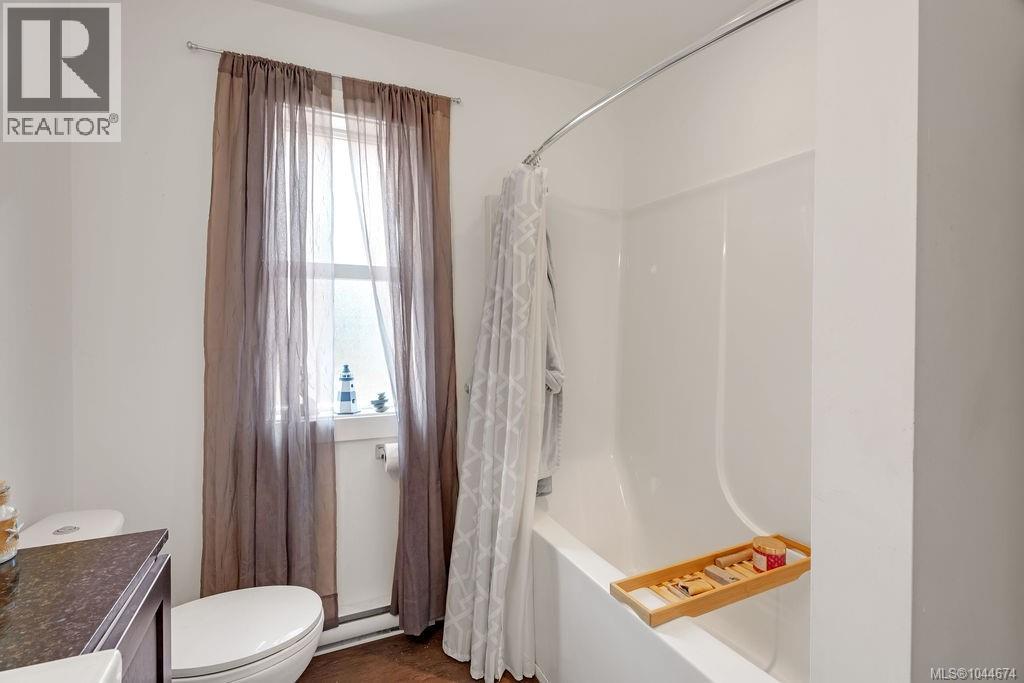 426 & 426a Buller St Property Photo 6