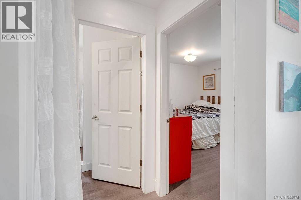 426 & 426a Buller St Property Photo 34