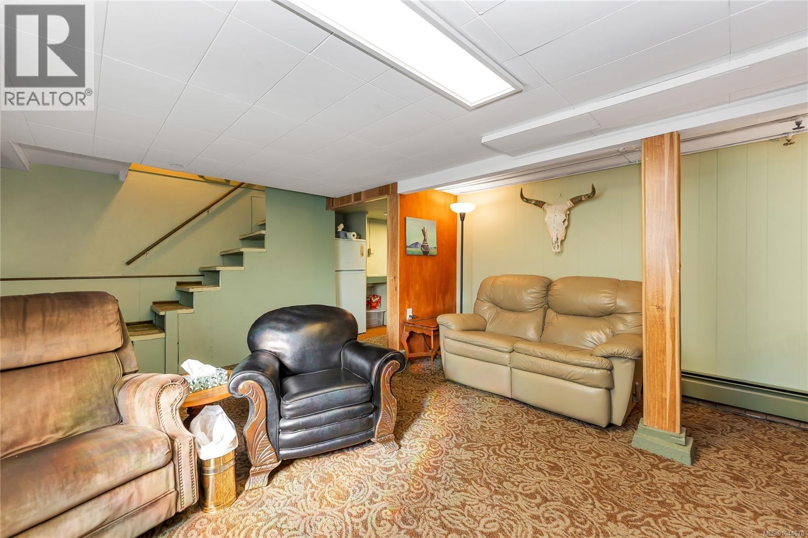 384 Burnside Rd E Property Photo 30