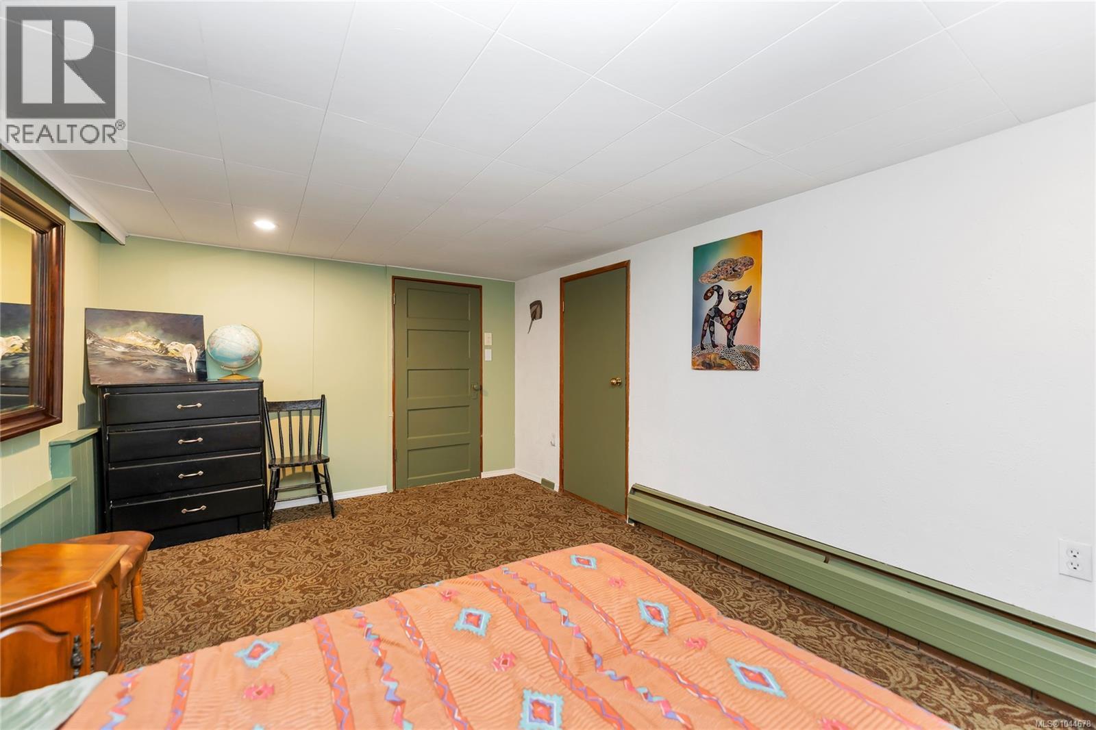384 Burnside Rd E Property Photo 32