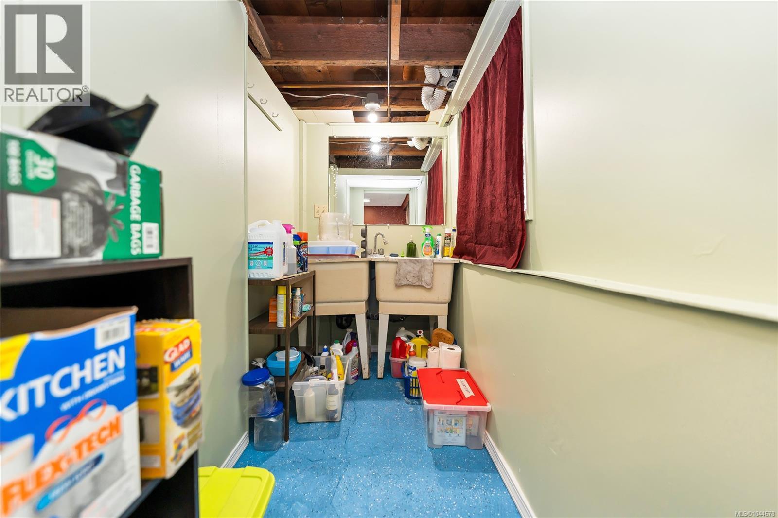 384 Burnside Rd E Property Photo 39