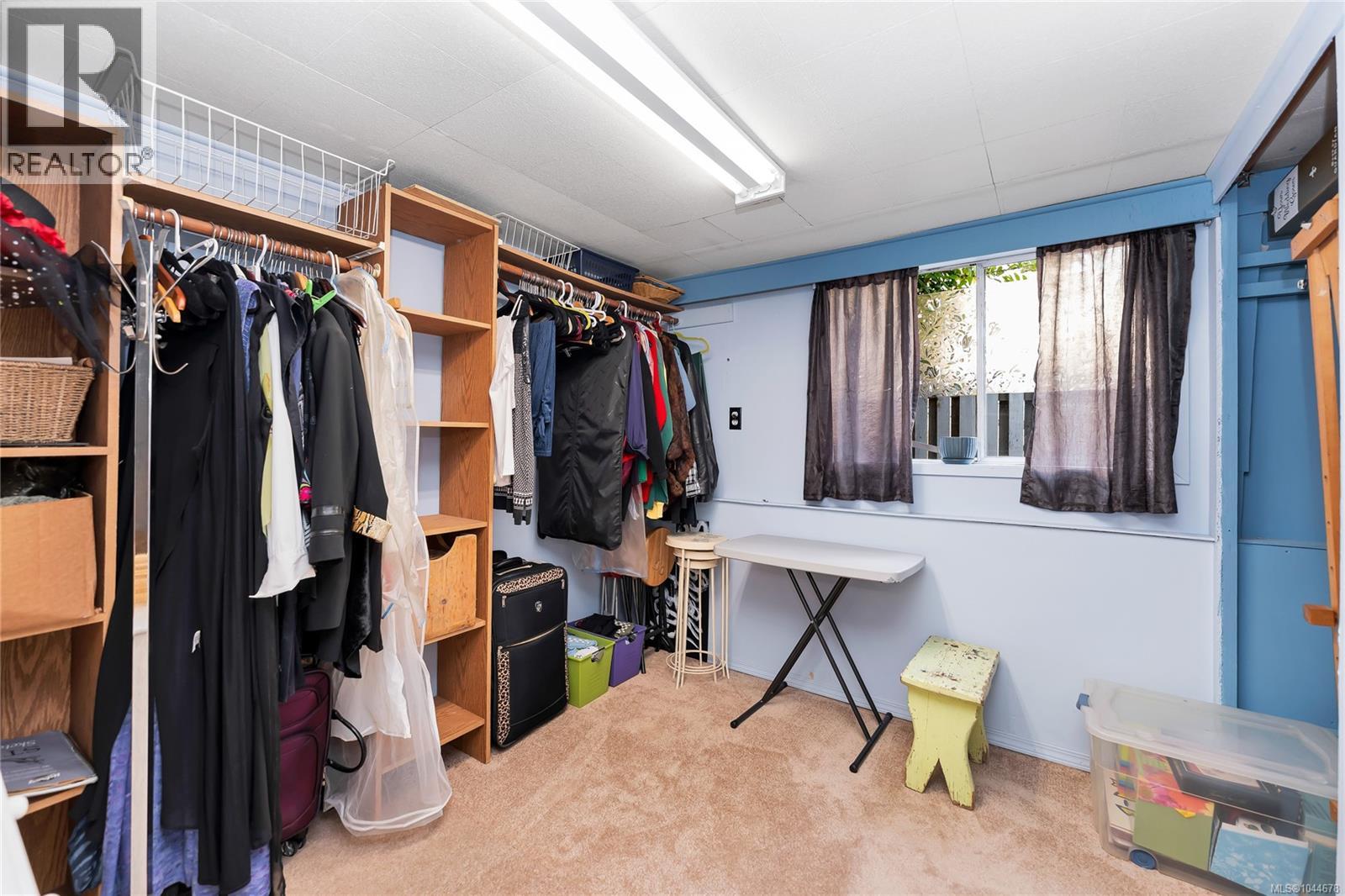 384 Burnside Rd E Property Photo 41