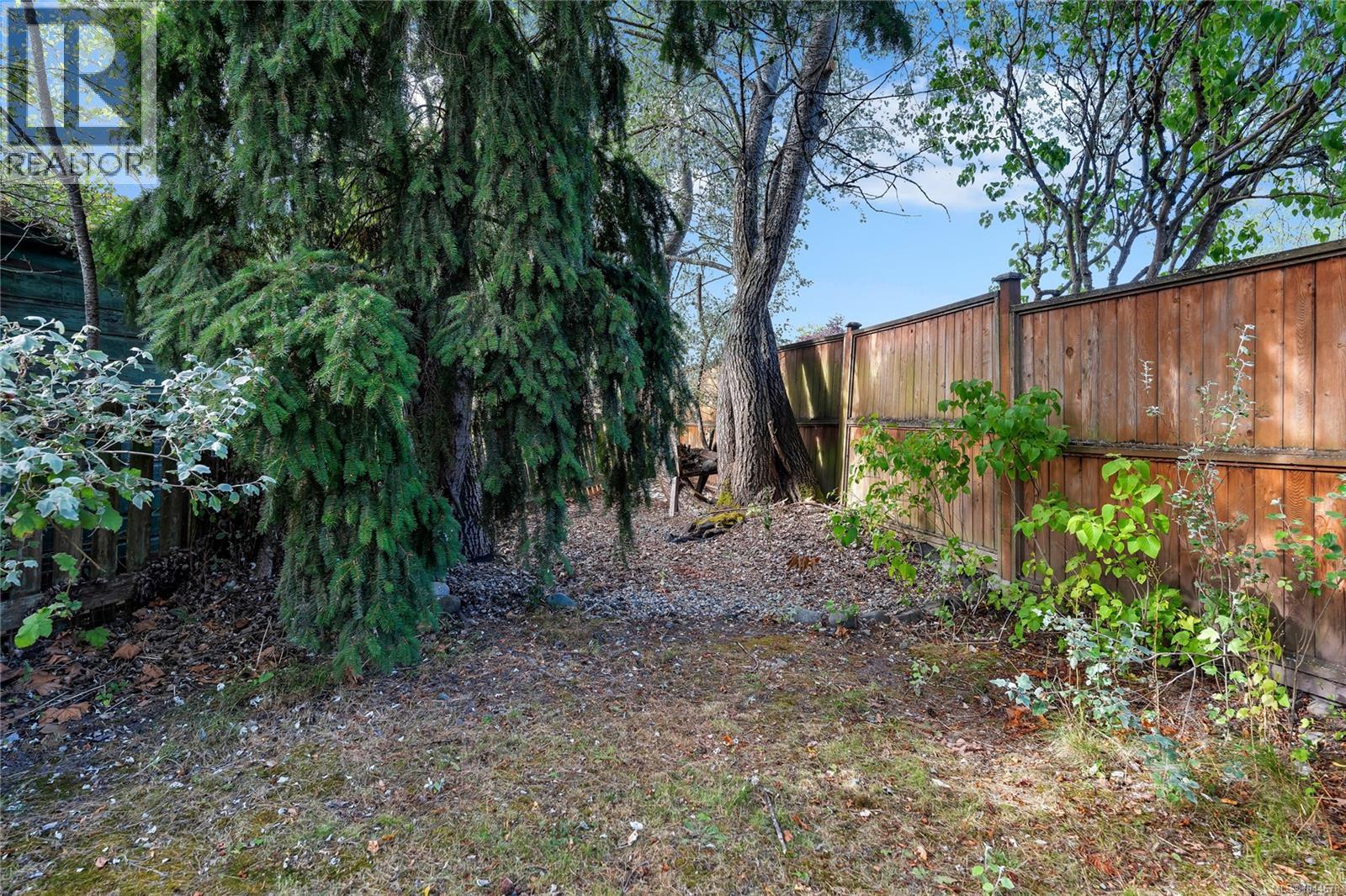384 Burnside Rd E Property Photo 48