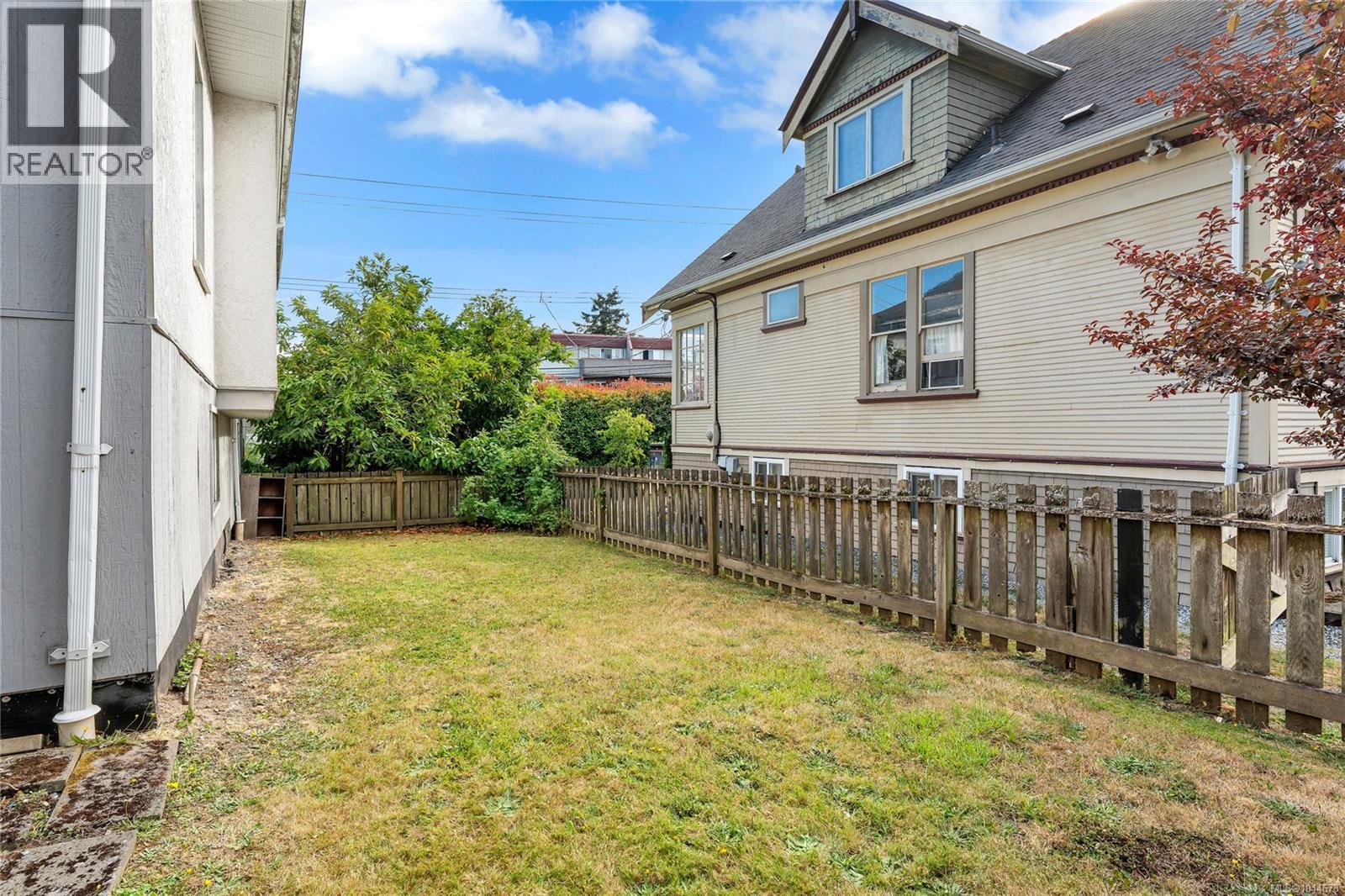 384 Burnside Rd E Property Photo 50