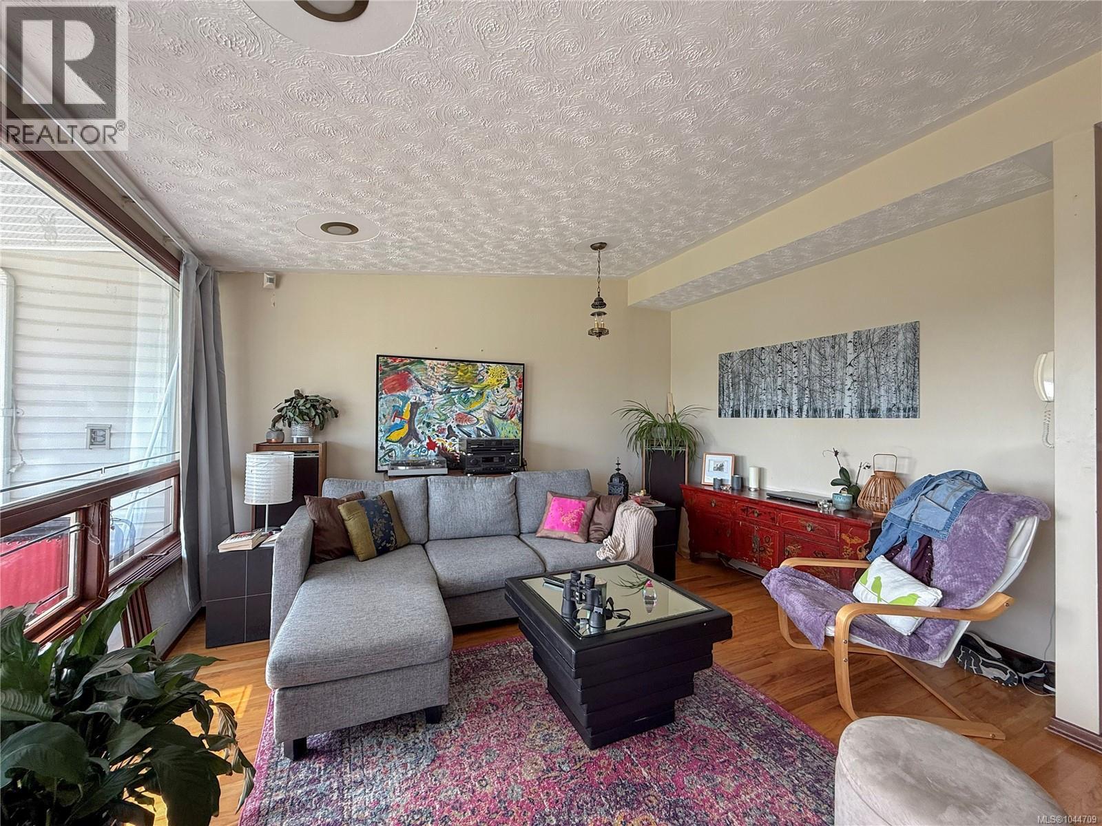 4453 Barclay Rd Property Photo 9