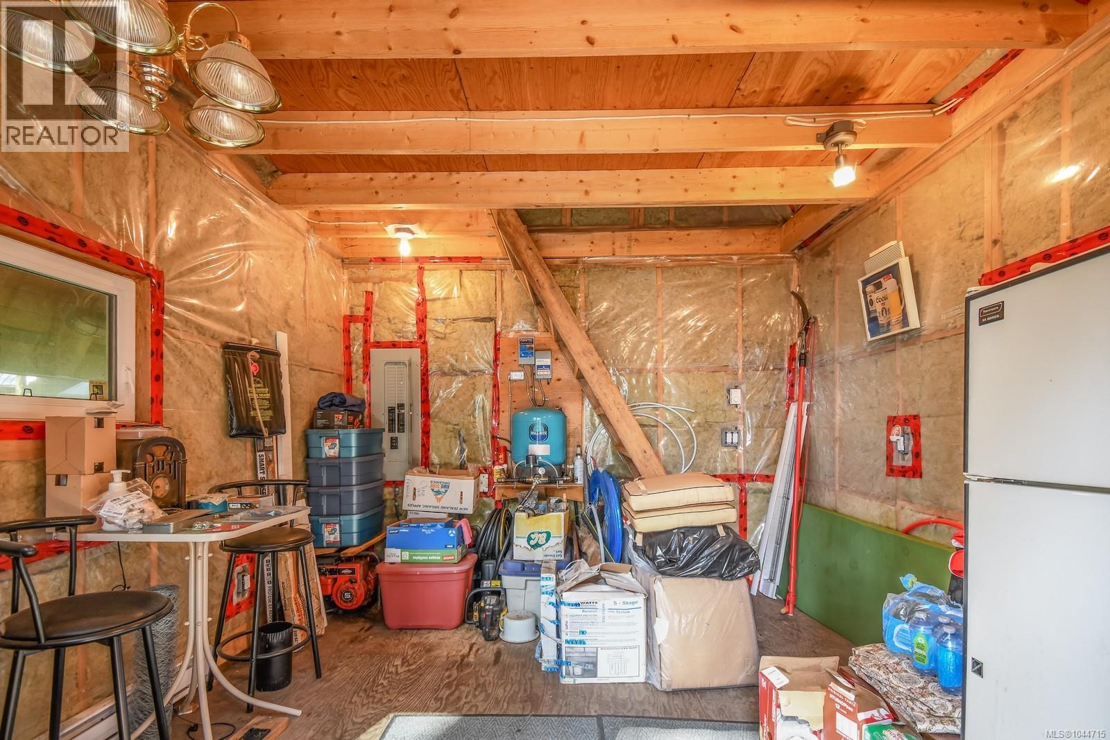 919 Salal Dr Property Photo 39